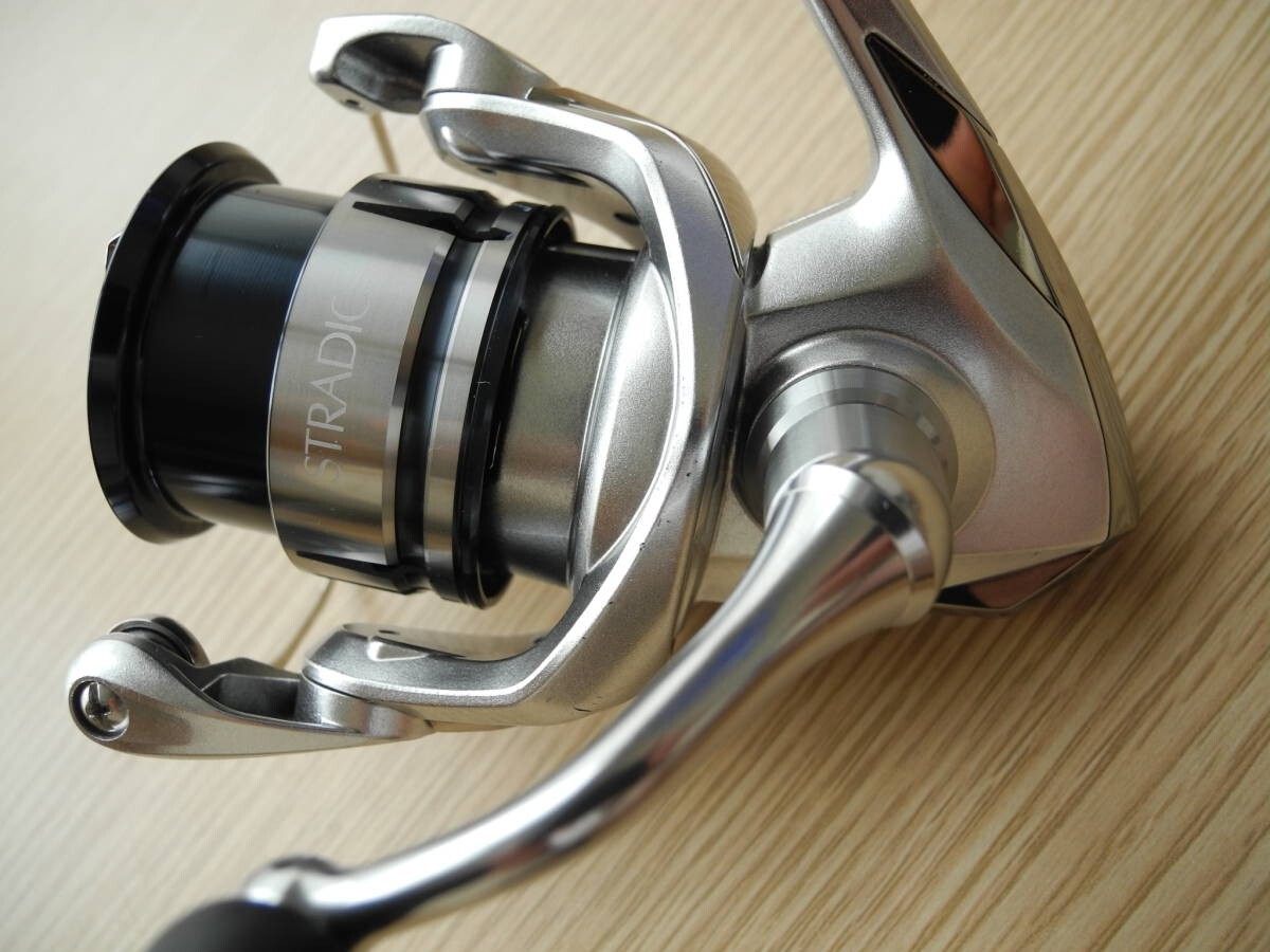 シマノ 19 ストラディック C2000S SHIMANO STRADIC Shimano 19 STRADIC C2000 SHG Spinning Reel 4969363040145