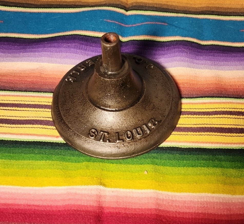 VINTAGE JC Kupferle, St. Louis, Cast Iron Rotating Cobblers Nail Cup