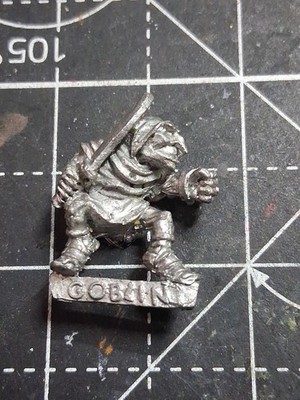 GOBLIN W/ SWORD WARHAMMER CITADEL Fantasy Battles 1985 METAL
