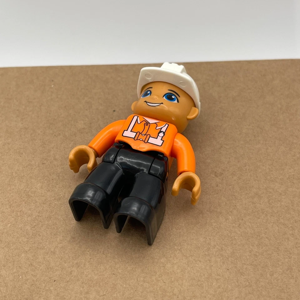 LEGO DUPLO Construction Worker Minifigure Orange Shirt White Hat Combi P&P #9 - Image 3 of 3