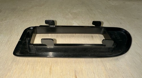 Dodge Viper, Mopar, Door Handle Bezel Cover, RT/Pass Side, PN#4642830 - Picture 3 of 6