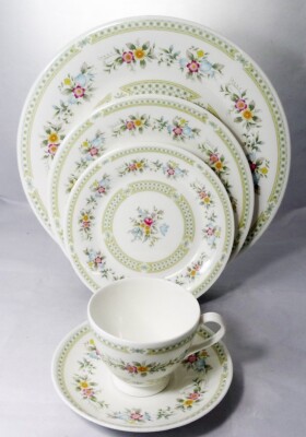 WILDMOOR by Minton 5 Piece Place Setting NEW NEVER USED Bone China made England