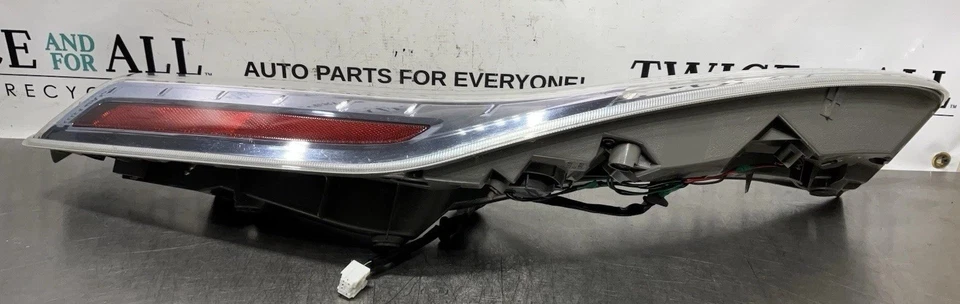 2011-2012 NISSAN LEAF TAIL LIGHT ASSEMBLY DRIVER SIDE LH TAILLIGHT OEM - Image 4 of 4