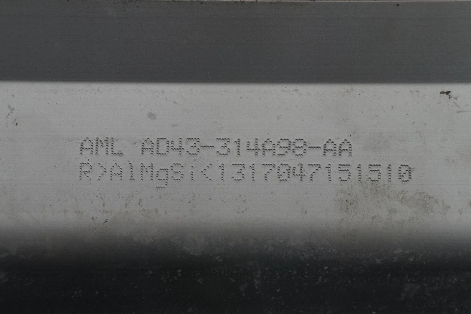 Placa de soporte de asiento trasero Ad43-314a98-aa OEM Aston Martin Rapide S 2014 Foto 4 de 4