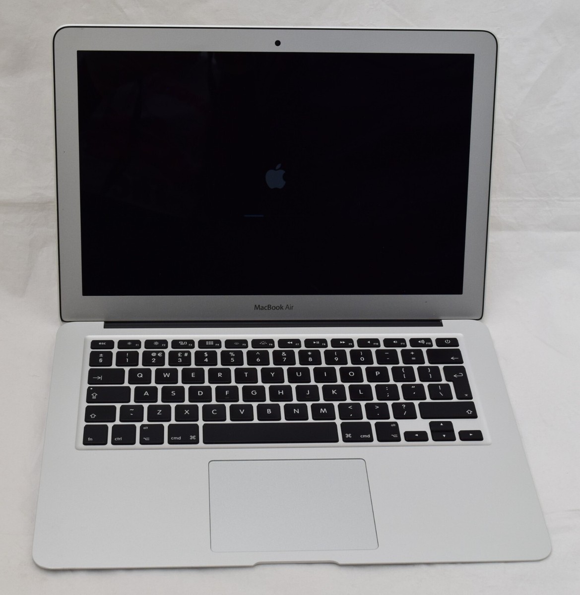 MacBook Air シルバー A1466 Apple Macbook Air A1466 (2015) 13.3