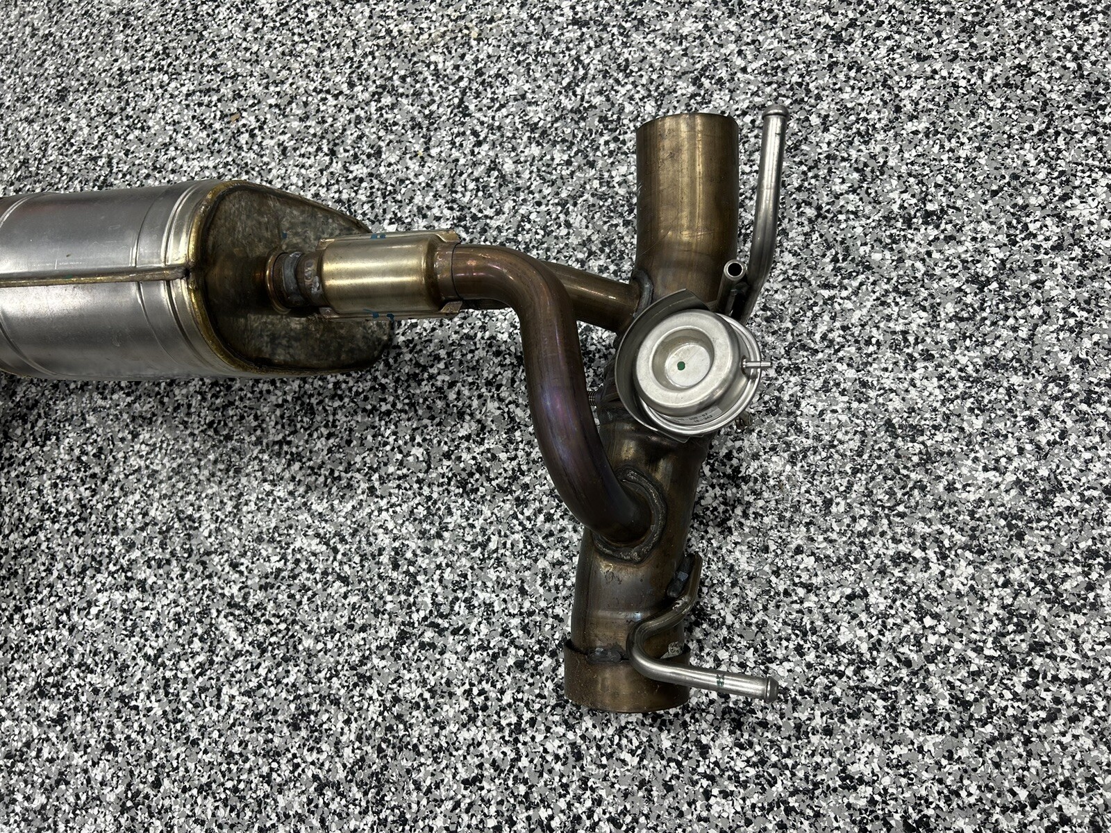 FERRARI 488 GTB 488 SPIDER REAR EXHAUST SYSTEM MUFFLER CENTRAL SILENCER OEM