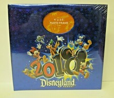 Disneyland Resort 2010 Medium Photo Album Holds 200 4" x 6" Photos NWT NEW