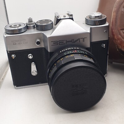 ZENIT TTL 35mm Camera W/ Helios 44M 58mm f2 Lens & Orig Leather