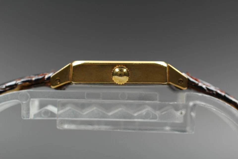 Reloj Longines 960 6079 Oro Cuadrado Cuarzo 22mm Damas [Como Está / No Funciona] Foto 3 de 4