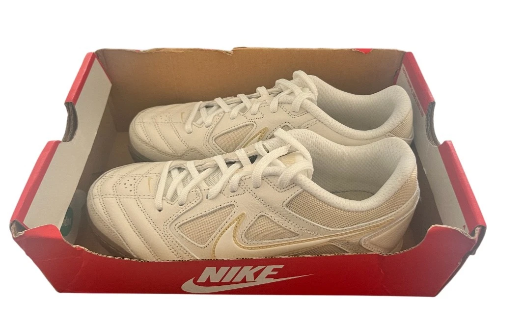 Nike Gato Trainers -unisex size 5 , Sail/ LT Khaki - White Shoes - Brand New
Opens in a new window o