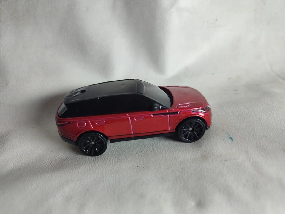 Red Hot Wheels Range Rover Velar 压铸汽车 – 二手 — 第 3/4 张图片