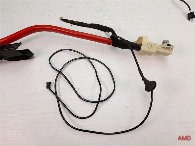 BMW 525xi 525i 530i 530xi E60 B+ 2006 cable de batería cable debajo del piso Foto 3 de 4