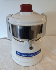 Omega Juicer Model #1000 Fruit and Vegetable High Speed Centrifugal Juicer🔥