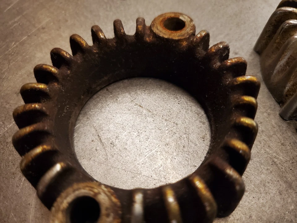 Suzuki GT500 1976 soportes de escape Foto 3 de 4