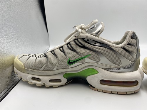 Size 9 Nike Air Max Plus White Neon Metallic Silver Women’s Shoes DN6997-100 - Picture 4 of 13
