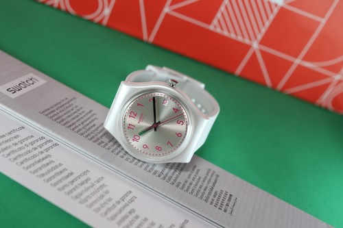 Limited Edition Swiss Swatch White PEARLAZING Quartz Ladies Watch 34MM GW411 - Picture 8 of 14