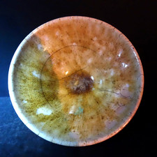 erstklassiger Raku Holzbrand-Chawan mit tollen Glasureffekten