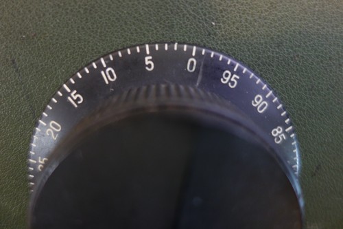 Raytheon 225 Series 2 7/8" Engraved 0-100 1/4" Shaft Control Knob as pictured - Picture 2 of 3
