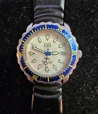 Movado? Swiss ESQ esquire Submersible Wrist watch diver 100meters Date- works