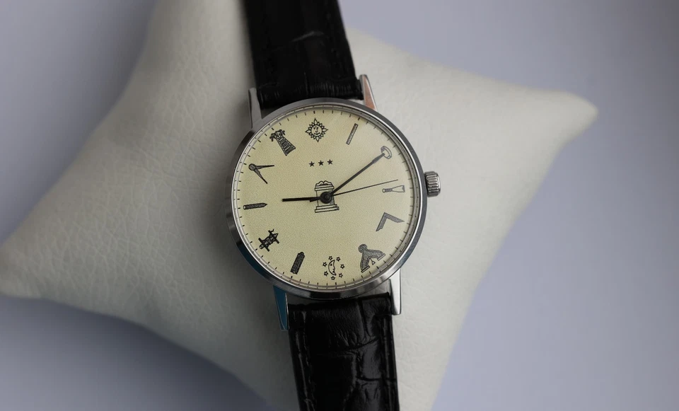 Reloj Pulsera Luch Masónico Ultra Delgado/Movimiento Mecánico Soviético POLJOT URSS. Foto 2 de 4