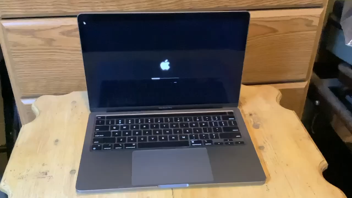 Apple MacBook Pro 13 in 2020 Space Gray/Apple M1 3.2 GHz, 512 GB 8