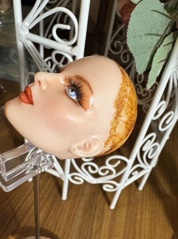 MUÑECA CED, 20 PULGADAS DE ALTO, PARA PIEZAS O REPARACIÓN, LEER POR FAVOR Foto 4 de 4