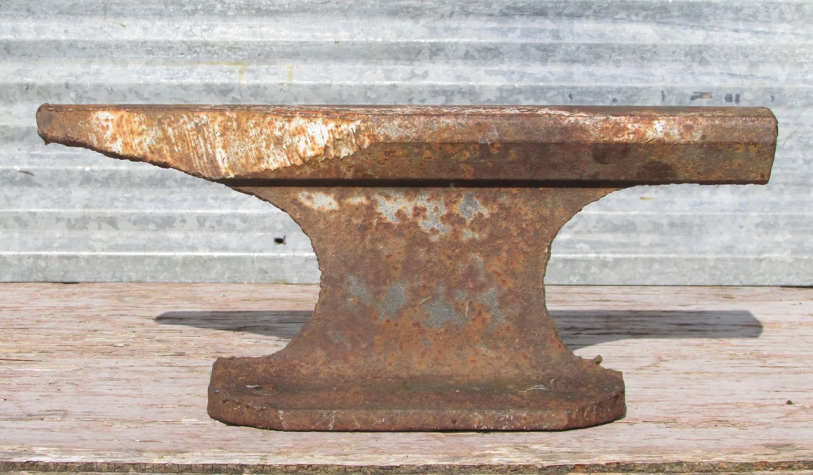VINTAGE RAILROAD TRACK RAIL IRON HANDMADE ANVIL 30 lbs TRAIN BLACKSMITH TOOL OLD