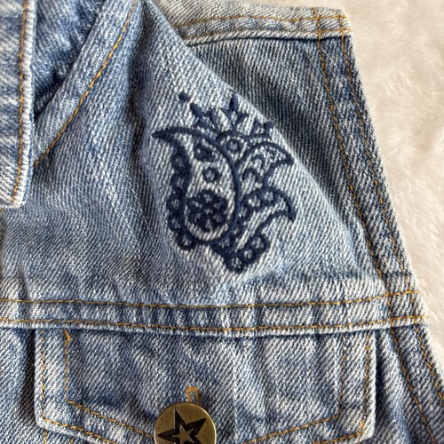 American Girl Blue Sleeveless Vest Denim Raw Hem Vest Size 10/12 Medium Pockets - Picture 3 of 11
