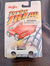 Maisto Turbo Tread Chevrolet Corvette C4 White Targa 164 Diecast With Clamshell
