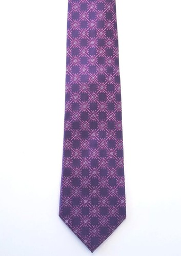 BCBG Gorgeous Purple & Pink Men's 100% Silk Tie 3 1/2" x 58 1/2" - Picture 2 of 7