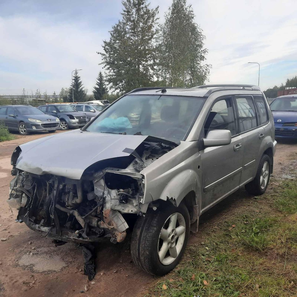 Nissan XTrail 2003 Fuel door Gas cover Tank cap (FUEL FILLER FLAP