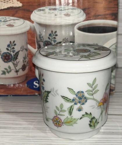 Set 4 tazze da tè NOS vintage circa 1998 nuove con scatola con coperchi porcellana floreale - Foto 5 di 12