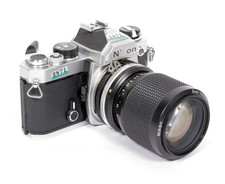 Nikon FM 35mm SLR film camera with Zoom NIKKOR 35-105mm lens TESTED 2871