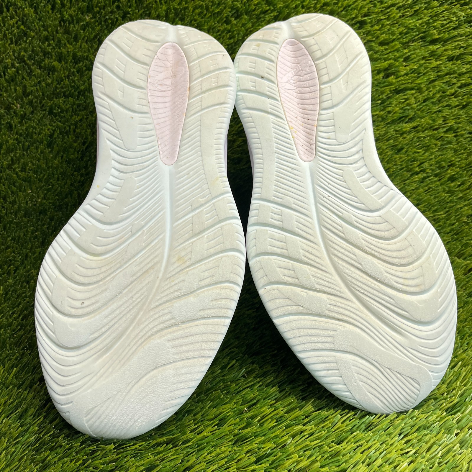 Asics Gel Cumulus 26 Womens Size 9.5 White Gold Athletic Running Shoes Sneakers thumbnail 8