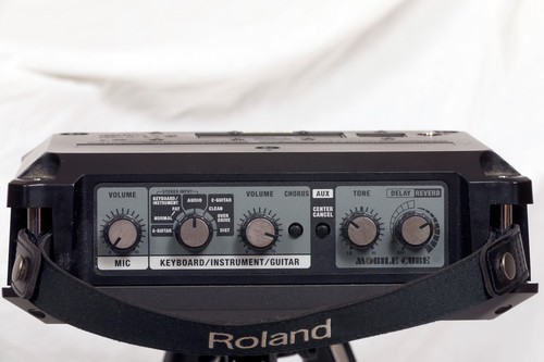 Roland Mobile Cube Battery-Powered Stereo Amplifier with adapter screw. - Picture 15 of 21