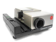 Leica Pradovit P300 Projecteur de Diapositives Avec Leica P2-Hektor 2,8/85