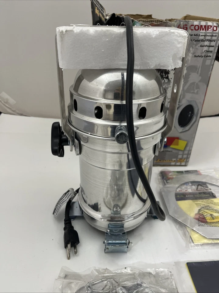 American DJ 46 Combo Par Can Stage Light | 200 W | Adjustable Bracket - Image 2 of 4