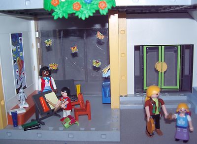Playmobil 5923 La Grande école – 491 Pièces, 3 Salles De Classe, Boîte Collector Neuve