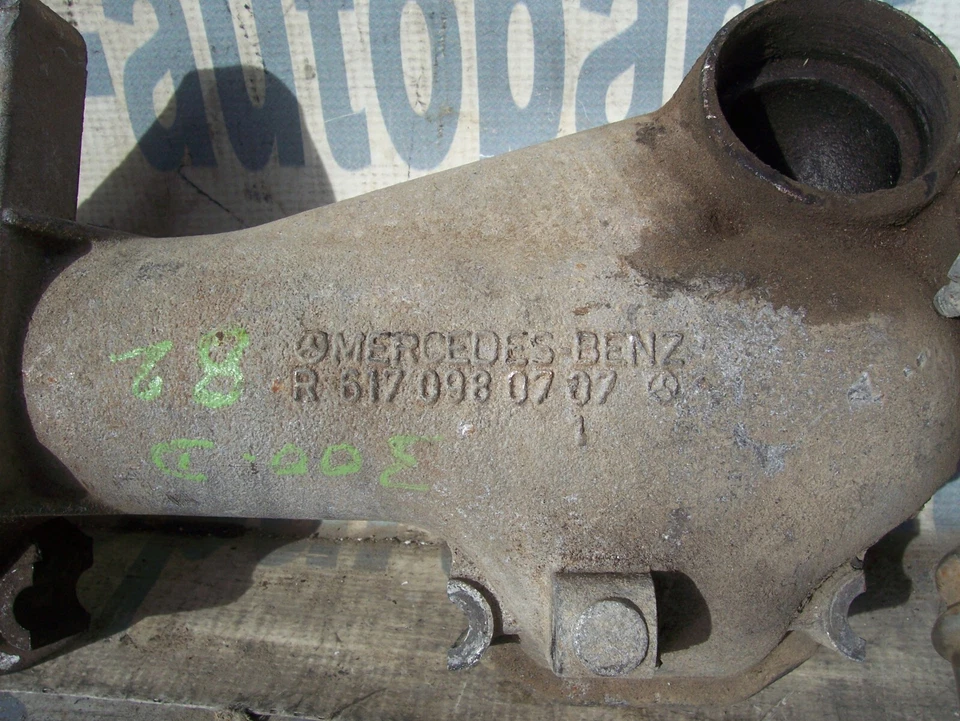 78-85 Mercedes-Benz W123 300D CD Engine Charger Intake Manifold R 617 098 07 07 - Image 4 of 4