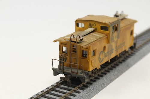HO Athearn Caboose Chessie System B&O 335 Yellow Weathered RTR - Picture 3 of 9