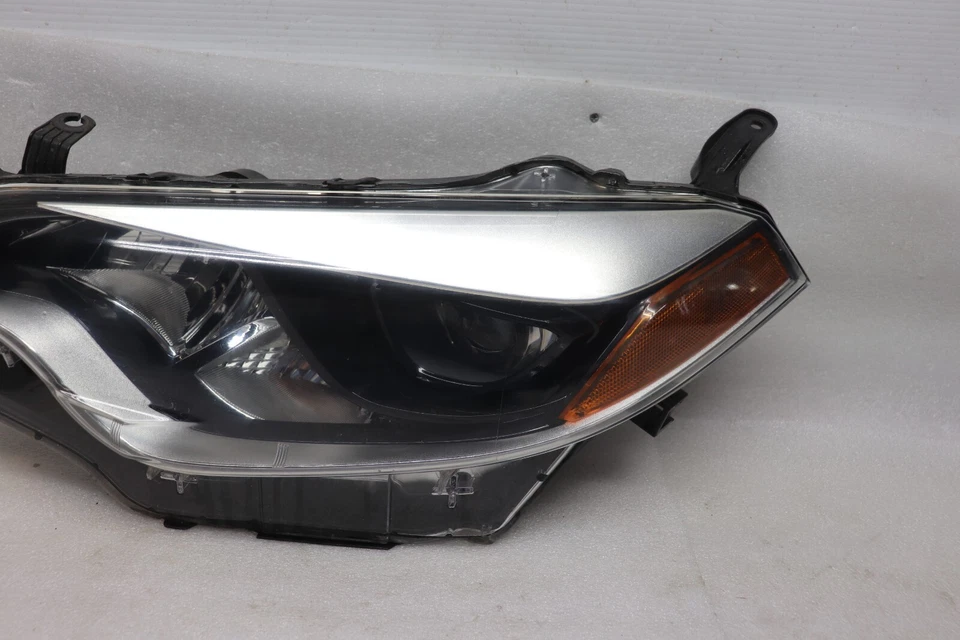 Левая галогенная фара для Toyota Corolla 2014 2015 2016 годов выпуска от оригинального производителя - Изображение 3 из 4