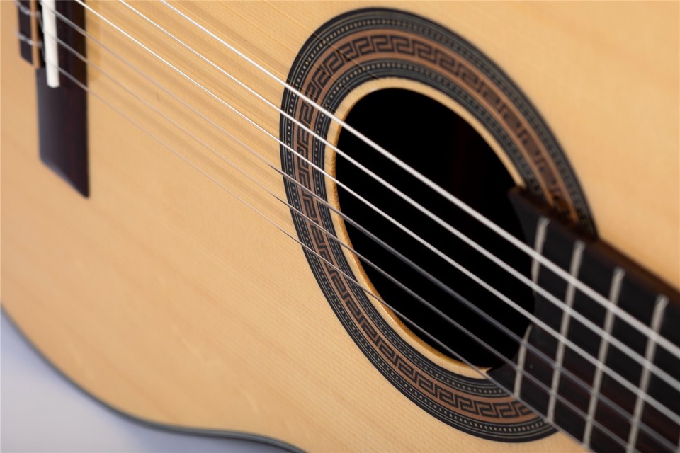 Top Quality 39 Inches Solid Spruce Classical Guitar Rosewood Back and ...