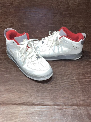 ?Nike Jordan Air Force 1. Top medio 7 anni. 343182 161.?
