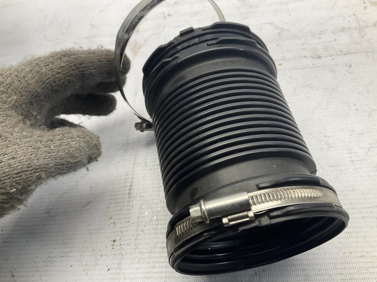 23-24 2023 Maserati Grecale Air Intake Tube Boot Q