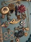 vintage costume jewelry ! Lot 055