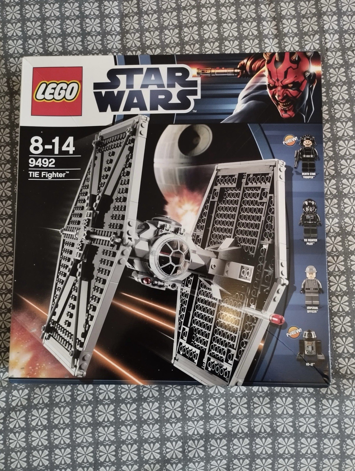 LEGO Star Wars 9492 TIE Fighter neuf sous scellé avec 4 figurines