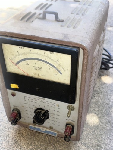 Hewlett Packard 400h Tube Voltmeter Powers On