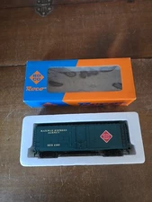 ROCO HO scale Railway Express Agency 40 foot track cleaning car Kadee Couplers