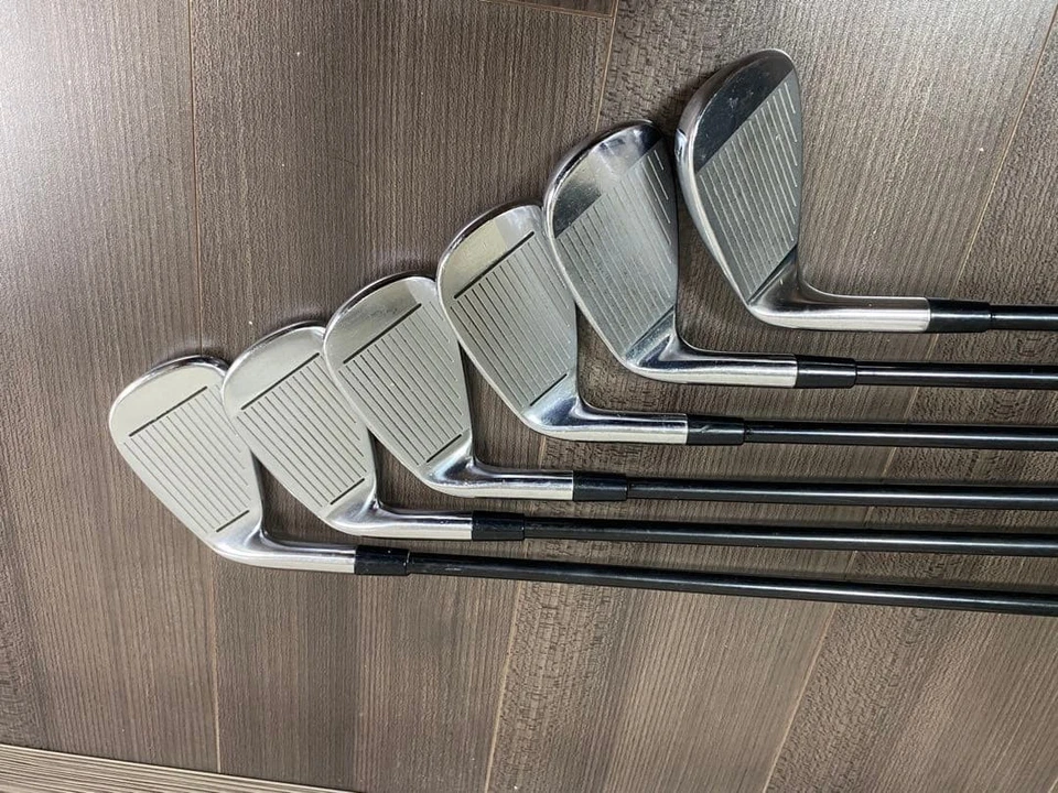 TaylorMade RSi2 Iron Set 6pcs 5-PW TM7-215 Carbon Shaft Flex Regular - Image 4 of 4