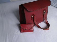 VINTAGE RED LEATHER HOLDALL/ TOTE/HANDBAG with SMALL PURSE